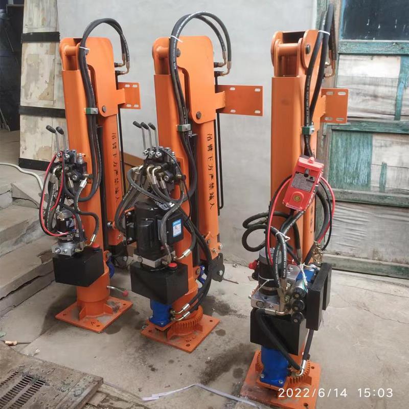 阿图什市重汽蓝牌随车吊 3.2吨 国六动力强 液压驱动 农用自卸起重机